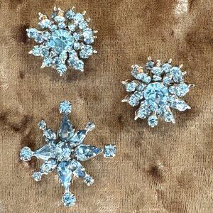 3 Vintage Dimensional Ice Blue Rhinestone Star Scatter Pins On Silver-tone EUC
